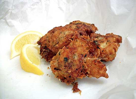 Crispy fried fish : beer battered tasty cod fish bites! Crispy fried fish : beer battered tasty cod fish bites!