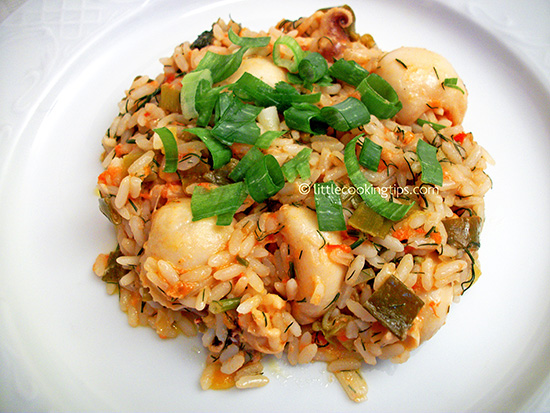 Delicious cuttlefish with rice and spring onions Delicious cuttlefish with rice and spring onions