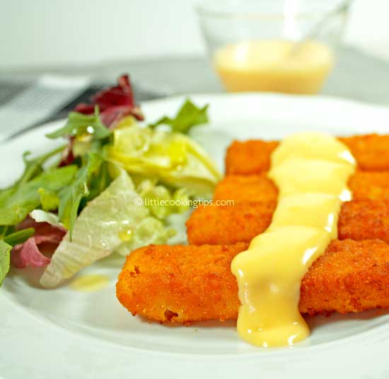 Easy Creamy Hollandaise Sauce with Garlic Easy Creamy Hollandaise Sauce with Garlic