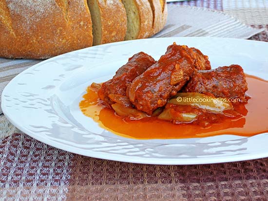 Sausages with peppers and onions (Spetzofai) Sausages with peppers and onions (Spetzofai)