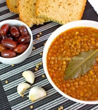 Traditional Greek Lentil Soup : Fakes